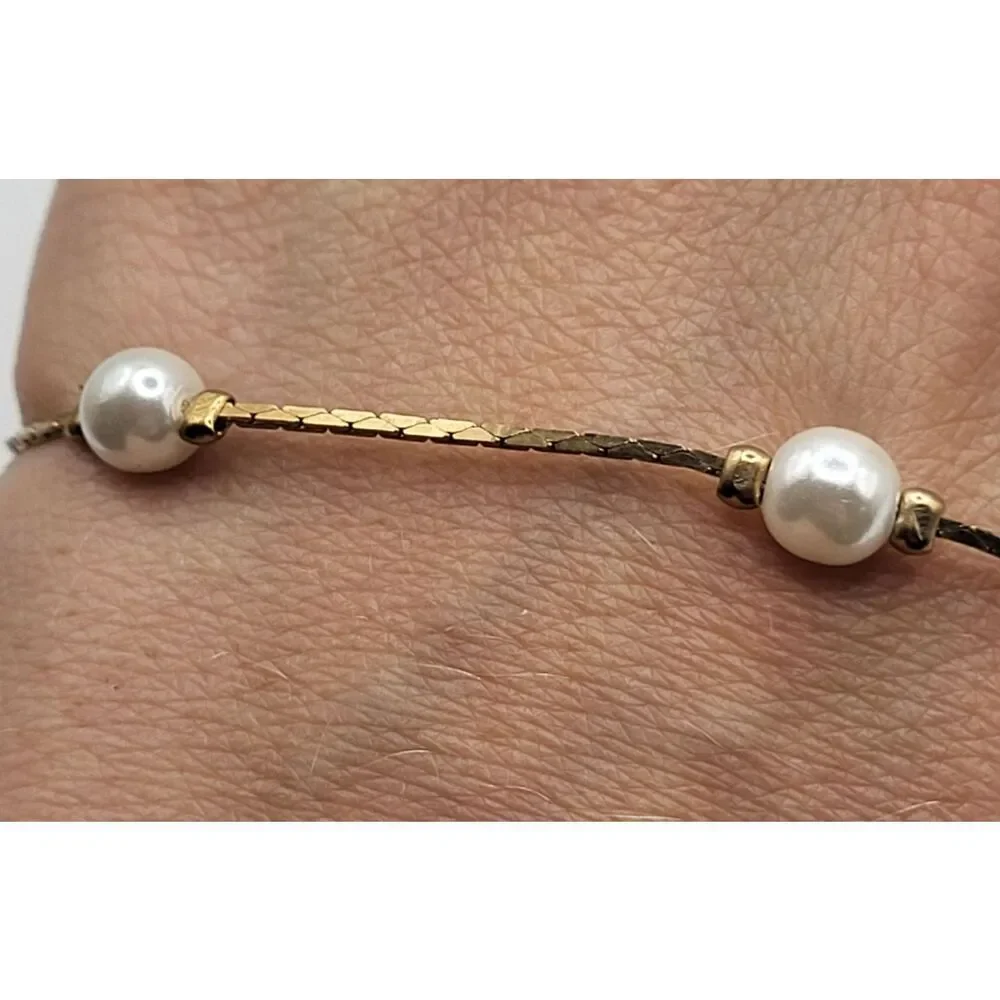 Vintage Goldtone Imitation Pearl Station Bracelet 7in
